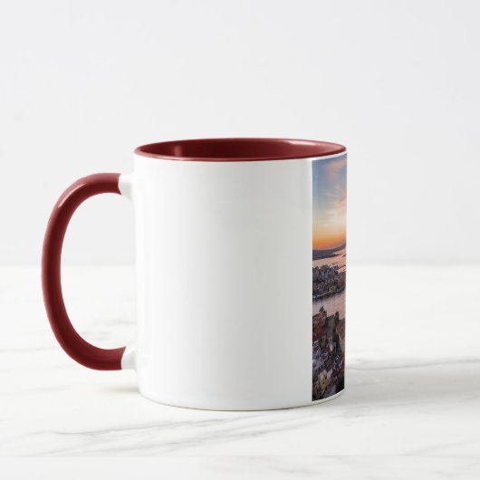 DIE MAGISCHE STUNDE DURCH DEN HAFEN TASSE (Links)