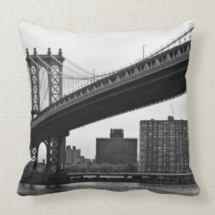 Die Manhattan Bridge in New York City Kissen