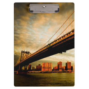 Die Manhattan-Brückenansicht von Brooklyn-Seite Klemmbrett
