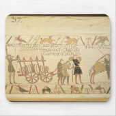 Die Männer, die einen Wagen ziehen, luden mit Wein Mousepad (Vorne)