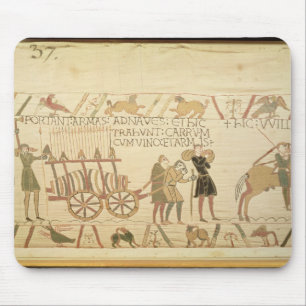 Die Männer, die einen Wagen ziehen, luden mit Wein Mousepad