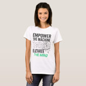 Die Maschine stärken, das KI-Design erweitern T-Shirt (Vorne ganz)