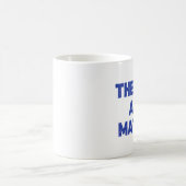 Die Mathematik ist keine Mathematik Kaffeetasse (Mittel)