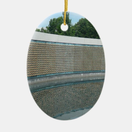 Die Mauer zur Erinnerung an den Zweiten Weltkrieg Keramikornament (Vorne)