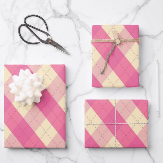 Die MeanClique Pink-Raute Geschenkpapier Set (Vorderseite)