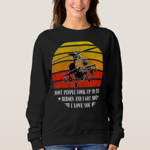 Die meisten Leute schauen ihre Helden hoch, die ic Sweatshirt