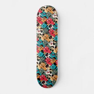 Die Menge an Katzen Skateboard