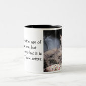 Die menschliche Rasse sollte es besser wissen Zweifarbige Tasse (Mittel)