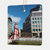 Die Messe, das Stadtzentrum Keramikornament (Links)
