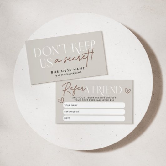 Die moderne Boho Residenz bietet einen Freundeskon Empfehlungskarte