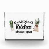 Die moderne Küche von Oma ist immer ein bestes Ges Fotoblock (Vorderseite)