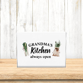 Die moderne Küche von Oma ist immer ein bestes Ges Fotoblock