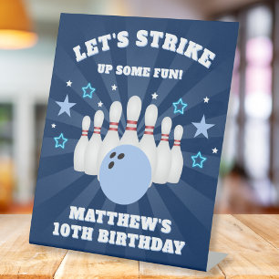 Die moderne Party im Bowling macht Spaß Sockelschild