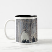 Die Mönche, die König mit bedecken, drapieren Zweifarbige Tasse (Links)