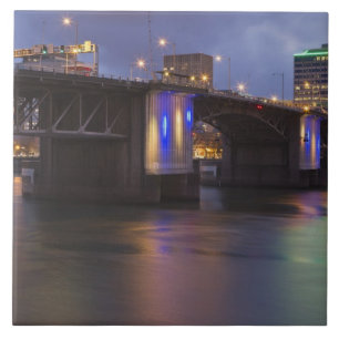 Die Morrison-Brücke über den Fluss Willamette Fliese