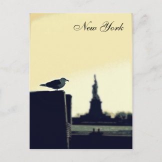 Die Möwe und die Freiheitsstatue Postkarte