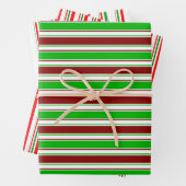 Die Muster sind grün, weiß, rot und weich. Geschenkpapier Set (Beispiel)