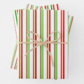 Die Muster sind grün, weiß, rot und weich. Geschenkpapier Set (Beispiel)