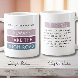 Die mutige Typografie nimmt den Höhepunkt Kaffeetasse