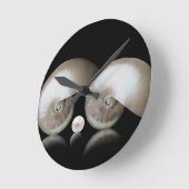 Die Mutter von Pearl Runde Wanduhr (Winkel)