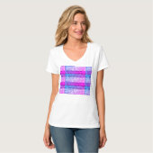 Die Nachricht ist auf einem kurzärmeligen T-Shirt  (Vorderseite Vollansicht)