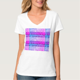 Die Nachricht ist auf einem kurzärmeligen T-Shirt