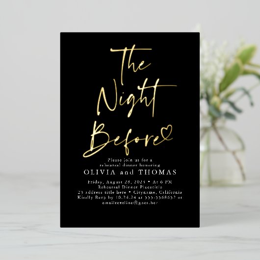 Die Nacht vor der Probe Abendessen schwarz modern Folieneinladung (Stehend vorne)