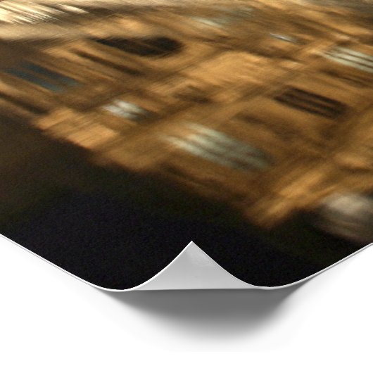 Die nächtliche Aussicht auf die gläserne Pyramide Poster (Ecke)