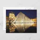 Die nächtliche Aussicht auf die gläserne Pyramide Postkarte (Vorne/Hinten)