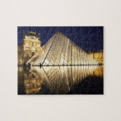 Die nächtliche Aussicht auf die gläserne Pyramide Puzzle (Horizontal)