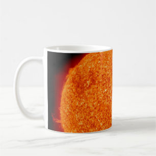 DIE NÄHE DER SCHÖNEN SONNE KAFFEETASSE