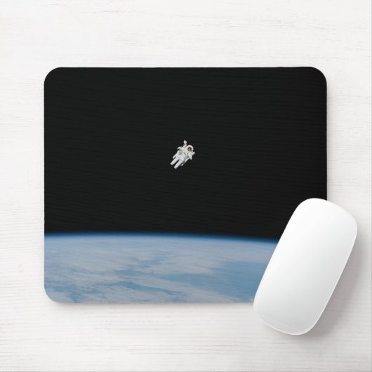 Die NASA-AstronautSpacewalking über Erde Mousepad (Mit Mouse)