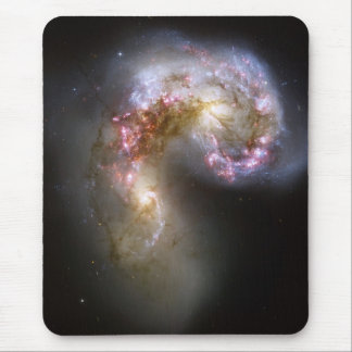 Die NASA - Die Antennen-Galaxien NGC4038-4039 Mousepad