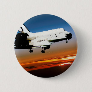 DIE NASA-RAUMFÄHRE-FLIEGEN IN KAKAO-STRAND BUTTON