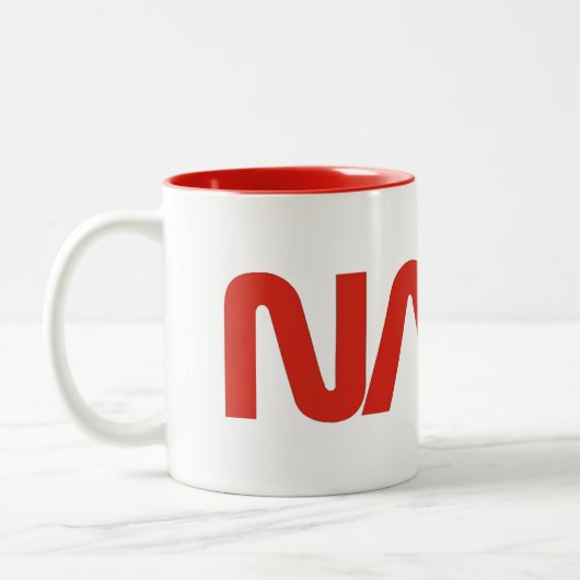 Die NASA-Wurm-Logo Zweifarbige Tasse (Links)