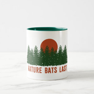 Die Natur schlägt zuletzt zurück Bäume Zweifarbige Tasse