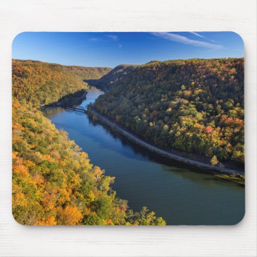 Die neue Flussschlucht am Hawks Nest Staat Park Mousepad (Vorne)