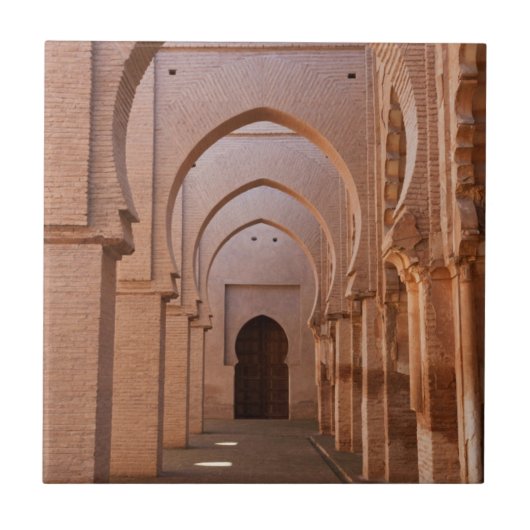 Die nun zerstörte und teilweise restaurierte Tin M Fliese (Vorderseite)