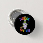 Die Nurse Hexe hat eine unheimlich schöne Hallowee Button (Vorne & Hinten)