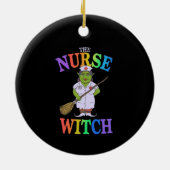 Die Nurse Hexe hat eine unheimlich schöne Hallowee Keramik Ornament (Hinten)