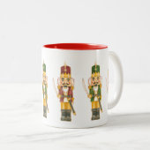 Die Nussknacker-Tasse Zweifarbige Tasse (VorderseiteRechts)