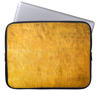 Die Oberfläche aus Messingbeton leuchtet von den W Laptopschutzhülle