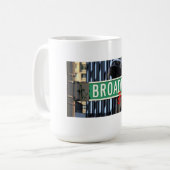 DIE OFFIZIELLE TASSE BROADWAYS BABYLON!! (Vorderseite Links)