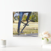 Die Ollie Painterly Wall Clock Quadratische Wanduhr (Zuhause)