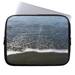Die Ozeantide, die Ashore waschen Laptopschutzhülle