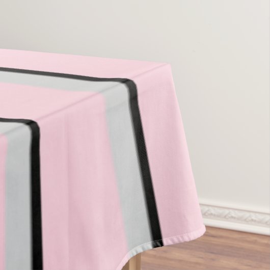 Die Paris-Kollektion besteht aus rosa, schwarz und Tischdecke (Beispiel)