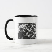 Die Paris-Menge, 1892 Tasse (Links)