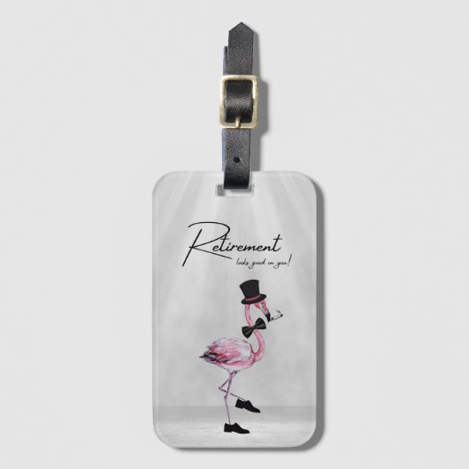 Die Pensionierung steht dir gut! Dapper Pink Flami Gepäckanhänger (Vorderseite Vertikal)