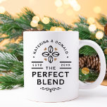 Die perfekte Blend-Kaffee-Hochzeitsgeschenk-Tasse Zweifarbige Tasse<br><div class="desc">Die perfekte Mischung. Fügen Sie Ihrer Hochzeit oder Ihrem Brautparty eine lustige Touch von Farbe und einzigartigem Stil hinzu. Eine Brautparty Gunst Tasche ist eine gute Ergänzung zur Party Planung. Diese einzigartigen Taschen werden leicht als Geschenk verwendet und können als schöne Dekoration an Ihrem Hochzeitsempfang oder Brautparty dienen. Der perfekte...</div>