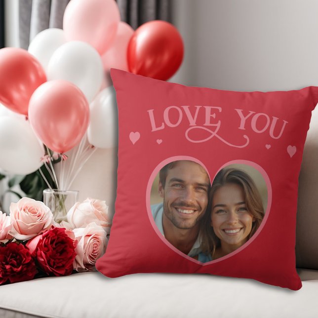 Die Personalisierte Liebe des Romantischen Roten V Kissen (Romantic Red Valentine’s Personalized Love Throw Pillow)